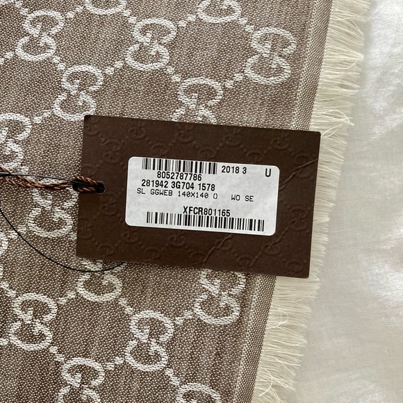 NWT Gucci GG taupe/beige wool & silk scarf - Picture 9 of 10